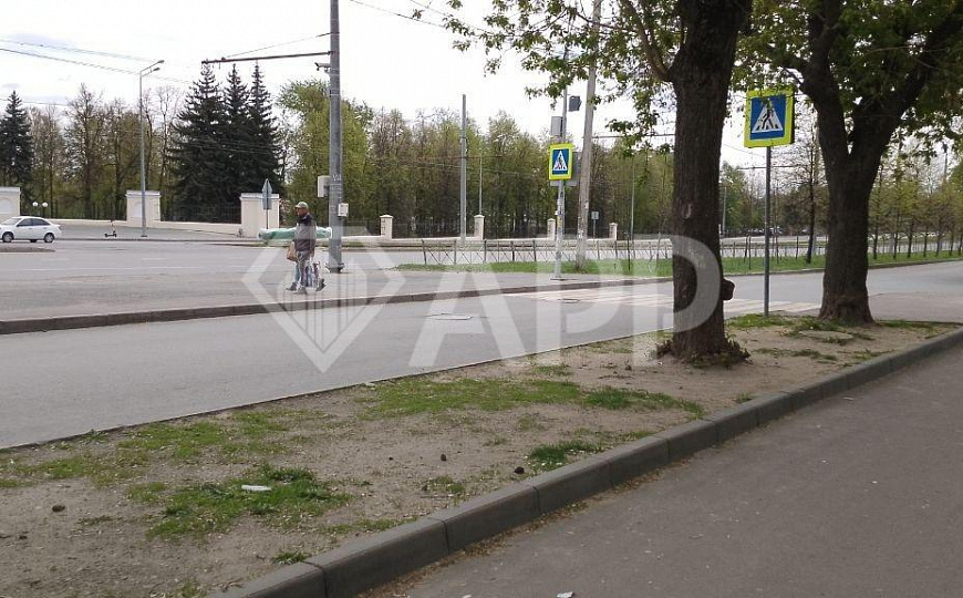 Сдаётся торговое помещение на трафике фото