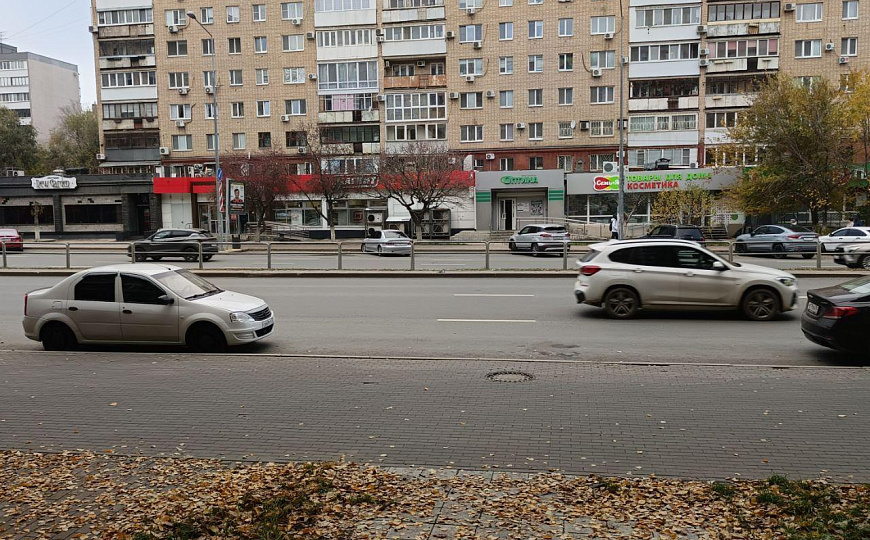 Нежилое помещение 45,3 м2 на 1-ой линии с готовым арендным бизнесом фото