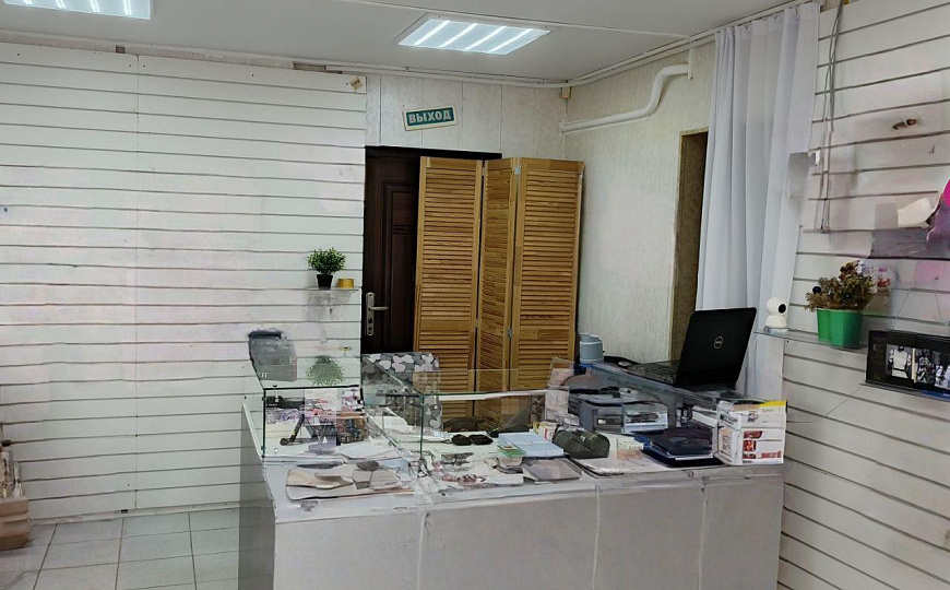 Нежилое помещение 45,3 м2 на 1-ой линии с готовым арендным бизнесом фото