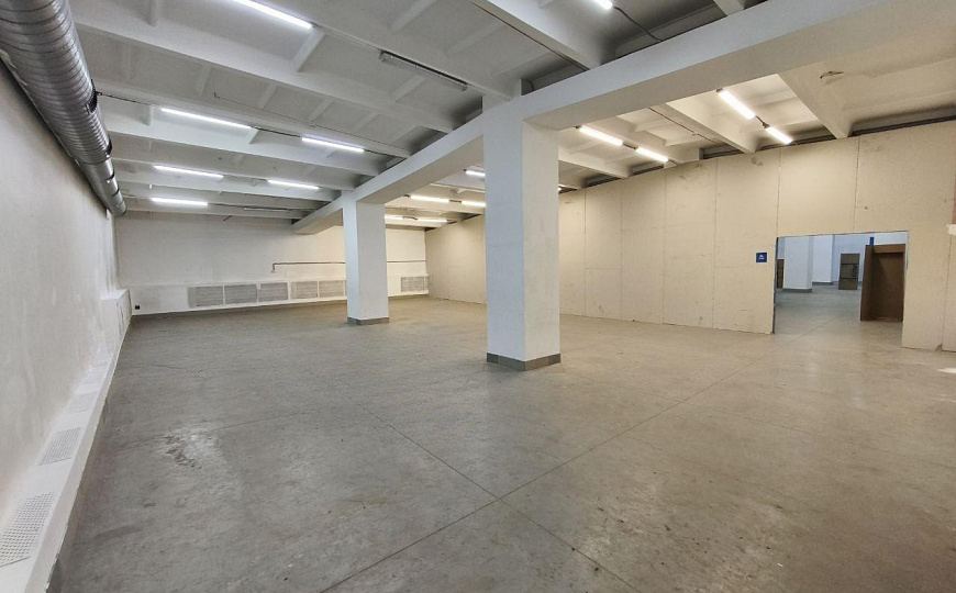 555 м² в современном городском пространстве фото