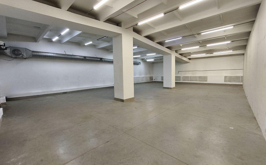 555 м² в современном городском пространстве фото