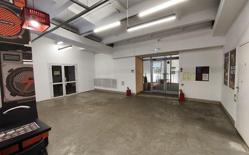 555 м² в современном городском пространстве фото