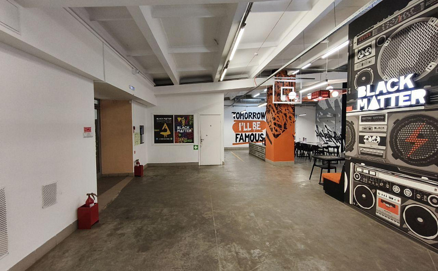 555 м² в современном городском пространстве фото