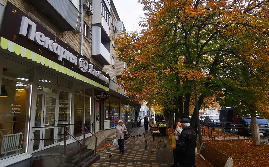 помещение с витринами, аптека, магазин, салон, 90 м² фото