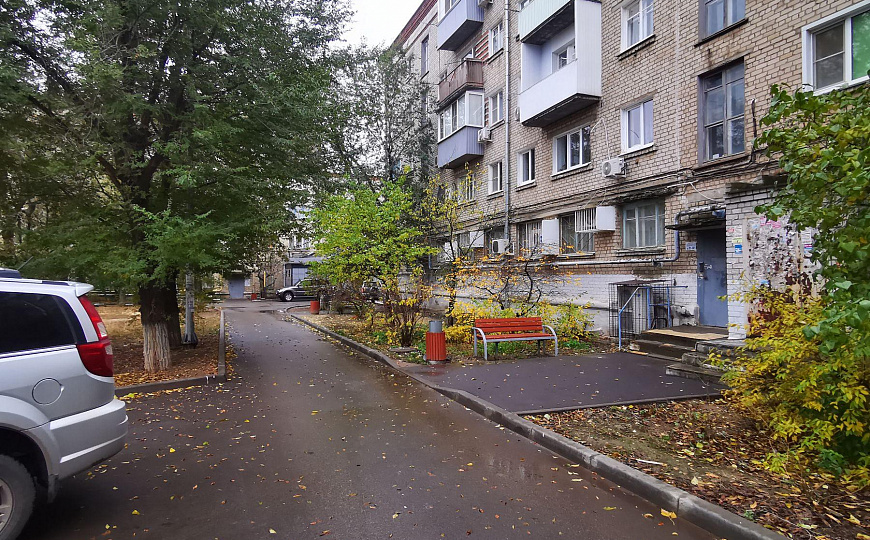 помещение с витринами, аптека, магазин, салон, 90 м² фото