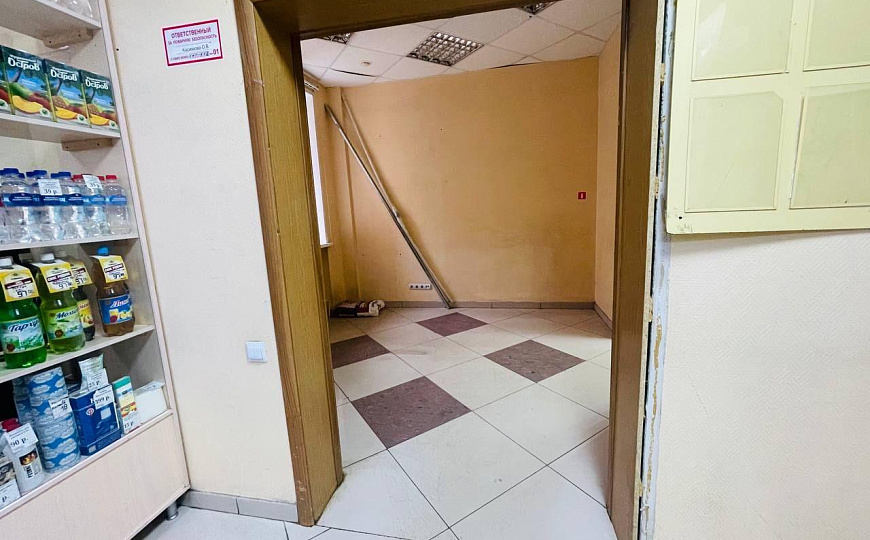 Сдам торговое место в действующем магазине до 34 м2 фото