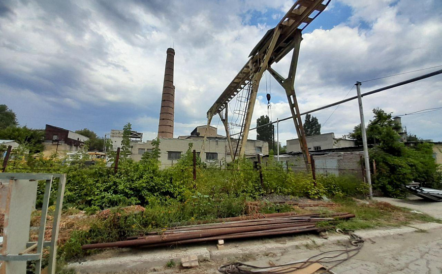 Открытая площадка с кран-балкой фото