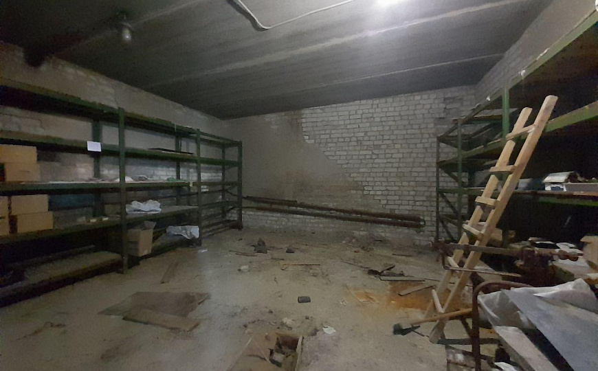 Открытая площадка с кран-балкой фото