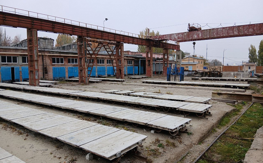 Открытая площадка с кран-балкой фото