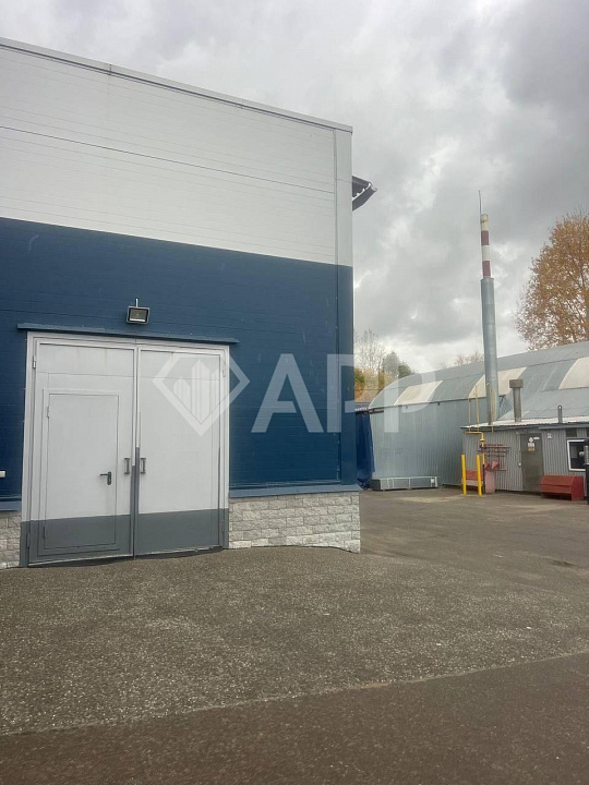 Сдам помещение свободного назначения на первой линии фото