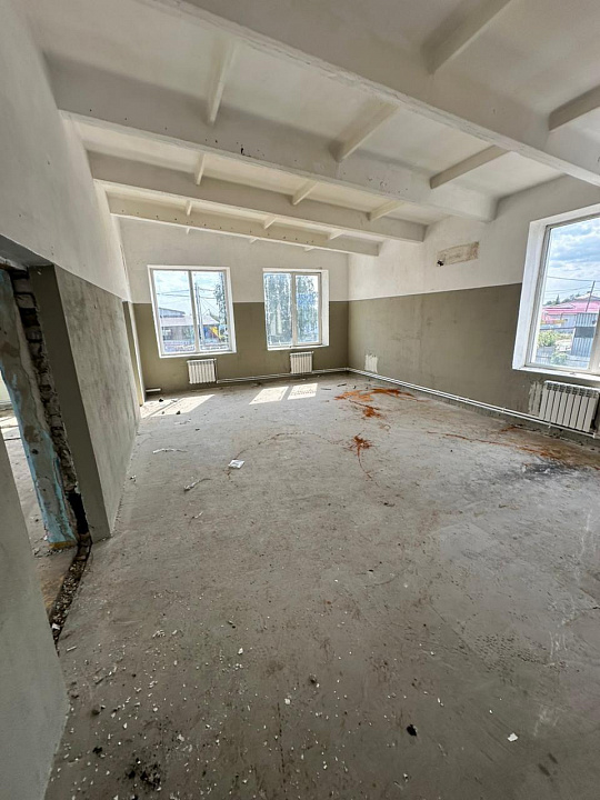 Помещение свободного назначения, 400 кв.м на 1 линии фото