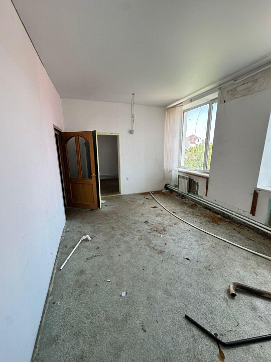 Помещение свободного назначения, 400 кв.м на 1 линии фото