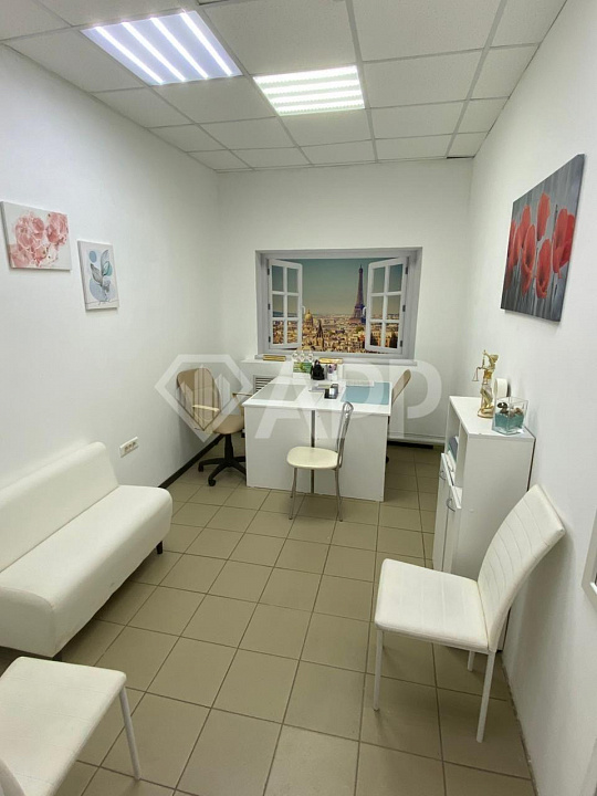 Сдается помещение свободного назначения (10 кв + 35 кв) фото