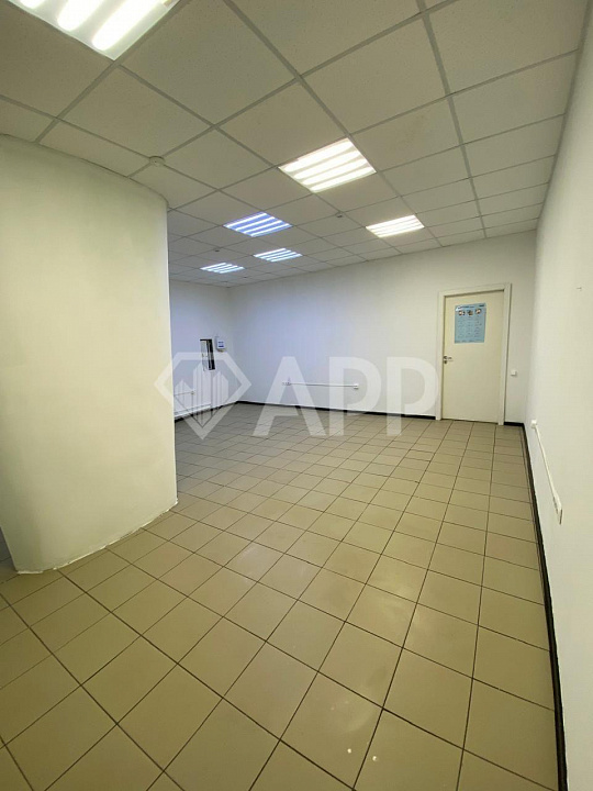 Сдается помещение свободного назначения (10 кв + 35 кв) фото