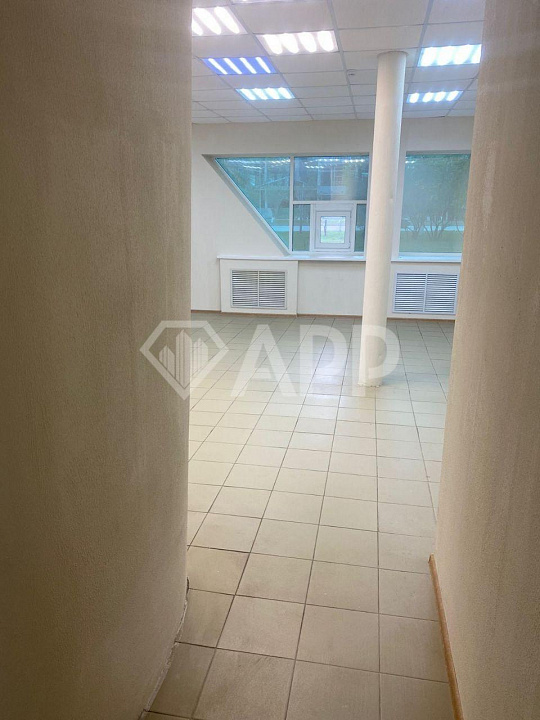 Сдается помещение свободного назначения (10 кв + 35 кв) фото