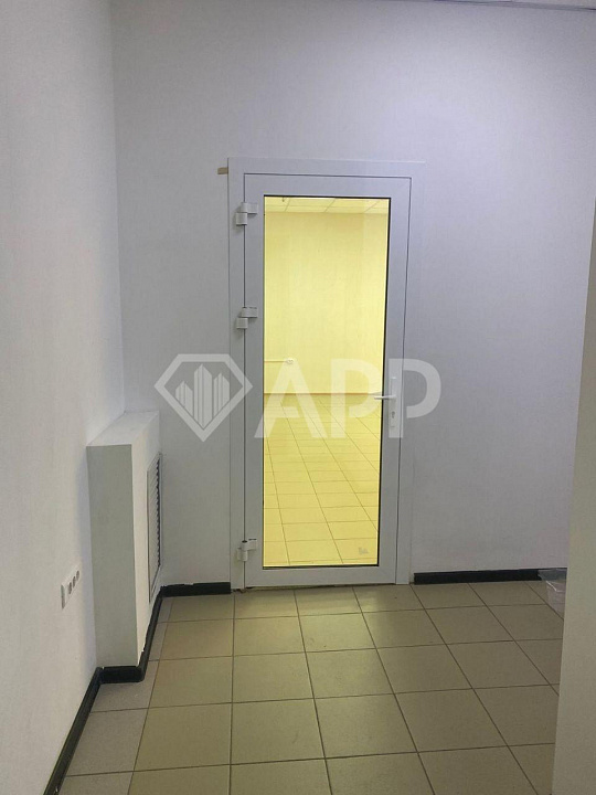 Сдается помещение свободного назначения (10 кв + 35 кв) фото