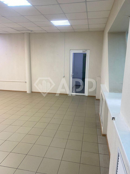 Сдается помещение свободного назначения (10 кв + 35 кв) фото