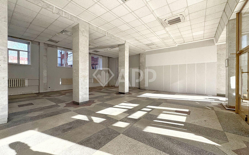 1 этаж/1 линия/Высокие потолки/Витринное окно фото