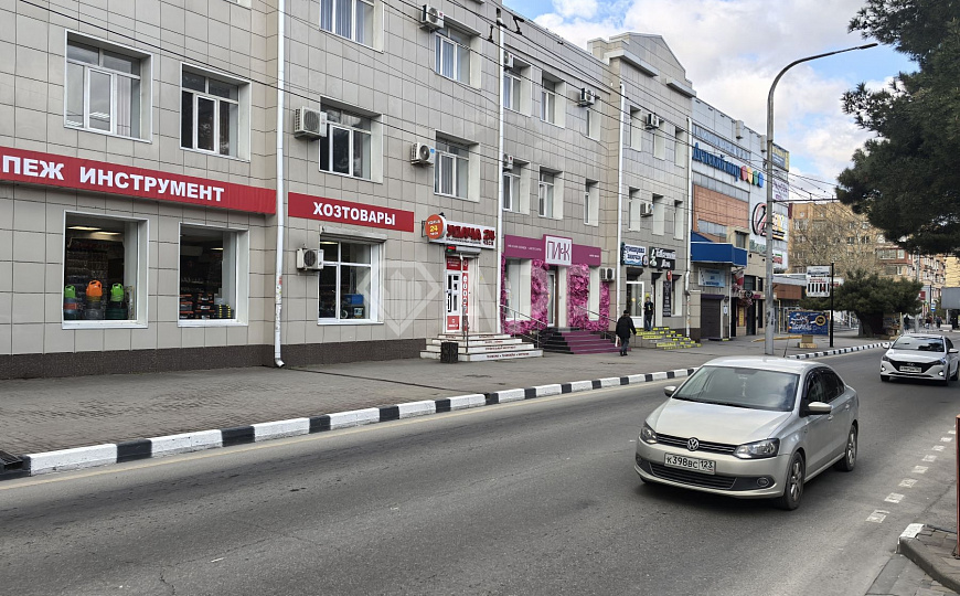 Продаю помещение с арендаторами, 460 м² фото