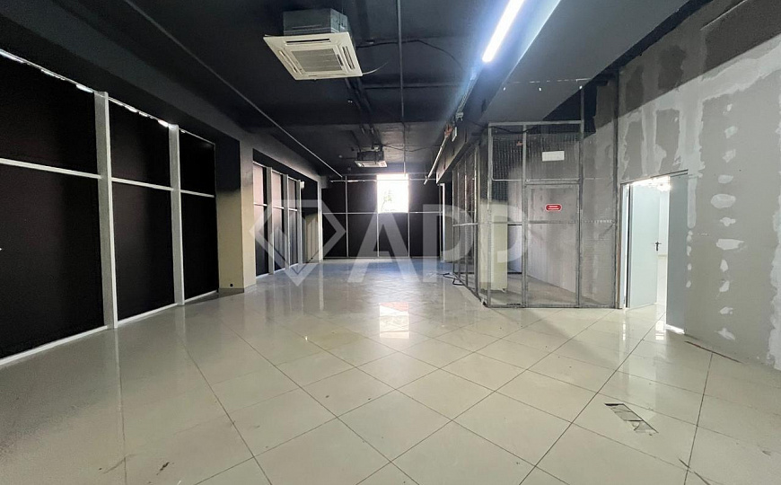 Сдам помещение свободного назначения, 860 м². От 400 до 860 м². фото