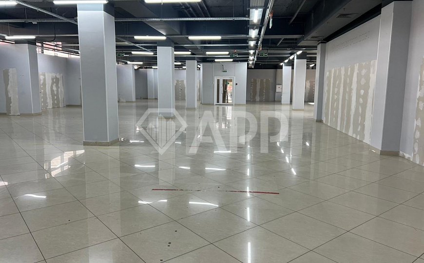 Сдам помещение свободного назначения, 860 м². От 400 до 860 м². фото