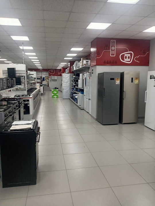 Сдам торговое помещение, 1 500 м² фото