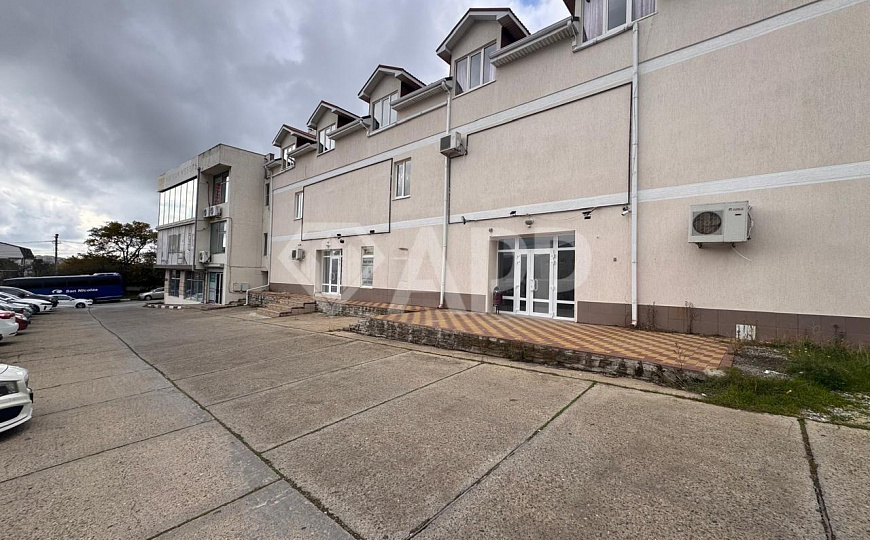 Сдам торговое помещение, 220 м² фото