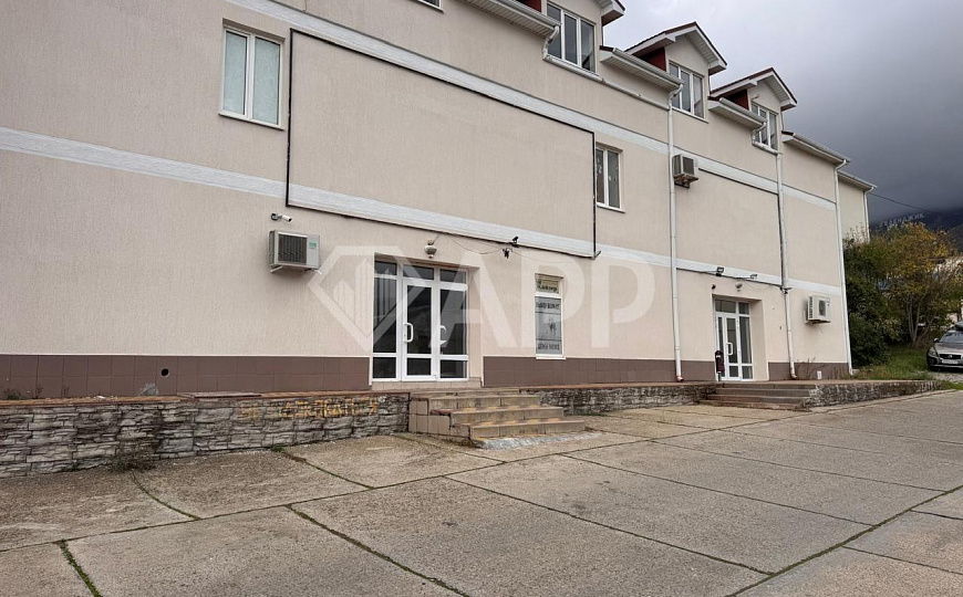 Сдам торговое помещение, 220 м² фото