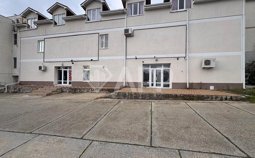 Сдам торговое помещение, 220 м² фото