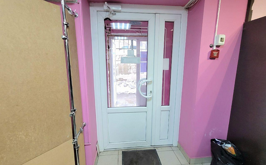 Высокий цоколь с окнами 139 м2 фото