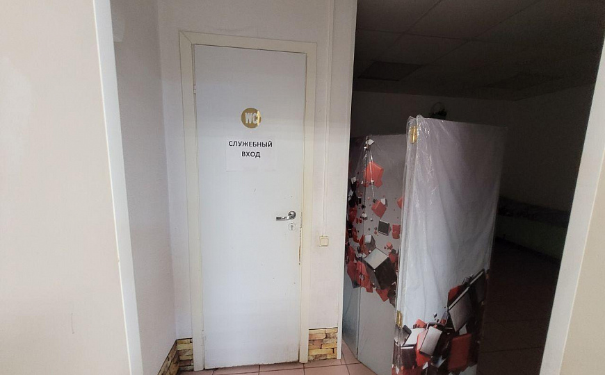 Высокий цоколь с окнами 139 м2 фото