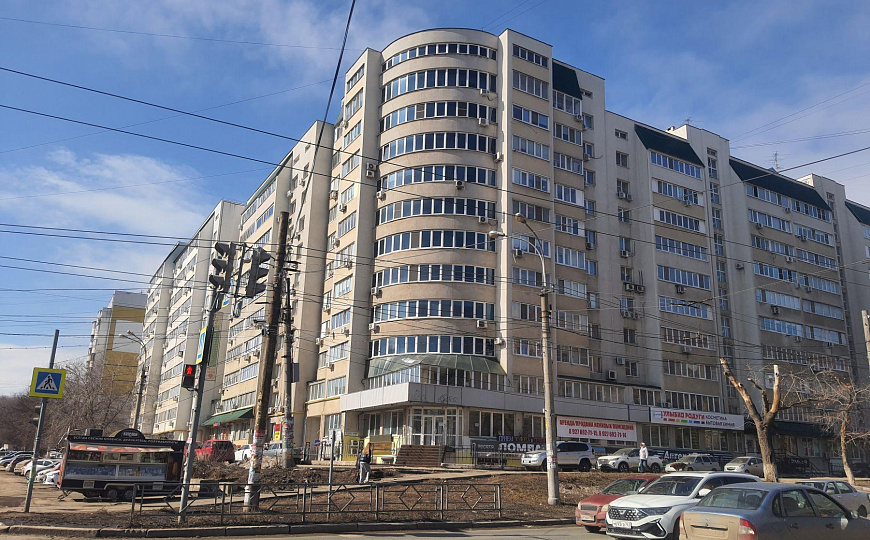 Высокий цоколь с окнами 139 м2 фото