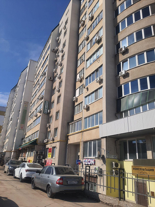 Высокий цоколь с окнами 139 м2 фото