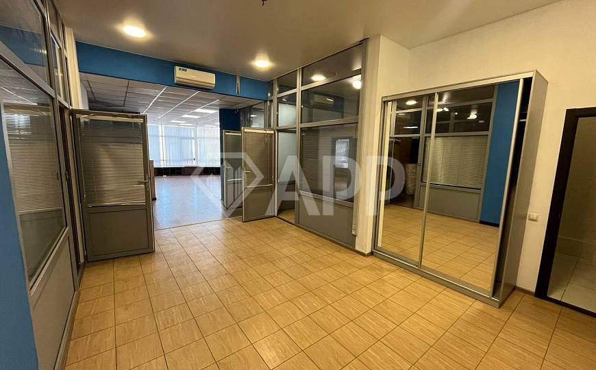 Офис/Центр/Парковка/Трафик фото