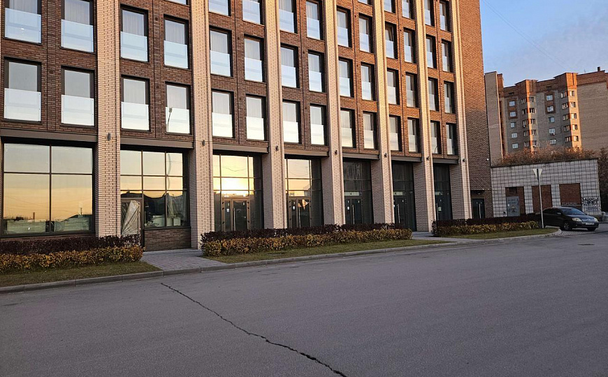 Аренда коммерческого помещения 99,6 м.кв в комплексе апартаментов "Пилигримм" фото