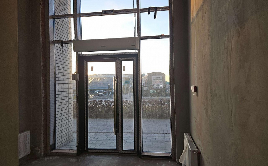 Аренда коммерческого помещения 99,6 м.кв в комплексе апартаментов "Пилигримм" фото