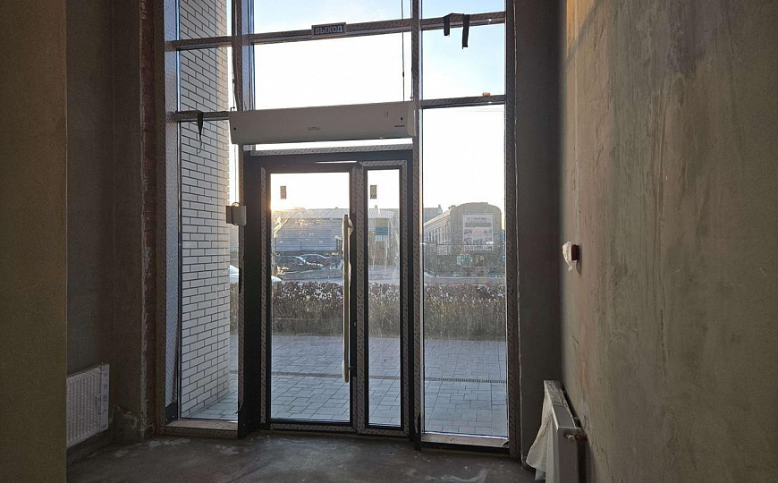 Аренда коммерческого помещения 99,6 м.кв в комплексе апартаментов "Пилигримм" фото