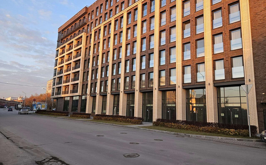 Аренда коммерческого помещения 99,6 м.кв в комплексе апартаментов "Пилигримм" фото