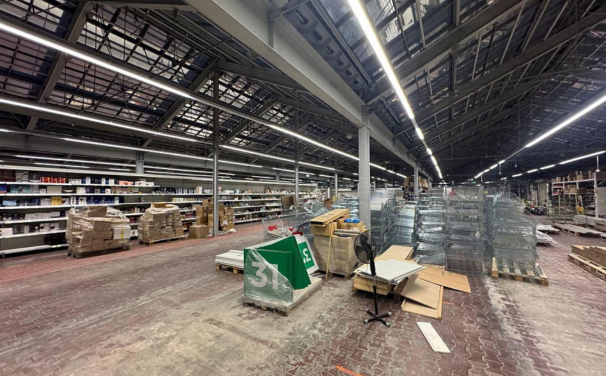 Сдам первый этаж в ТЦ, 2905м2 фото