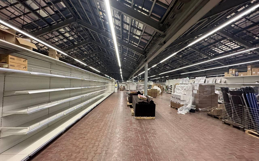 Сдам первый этаж в ТЦ, 2905м2 фото