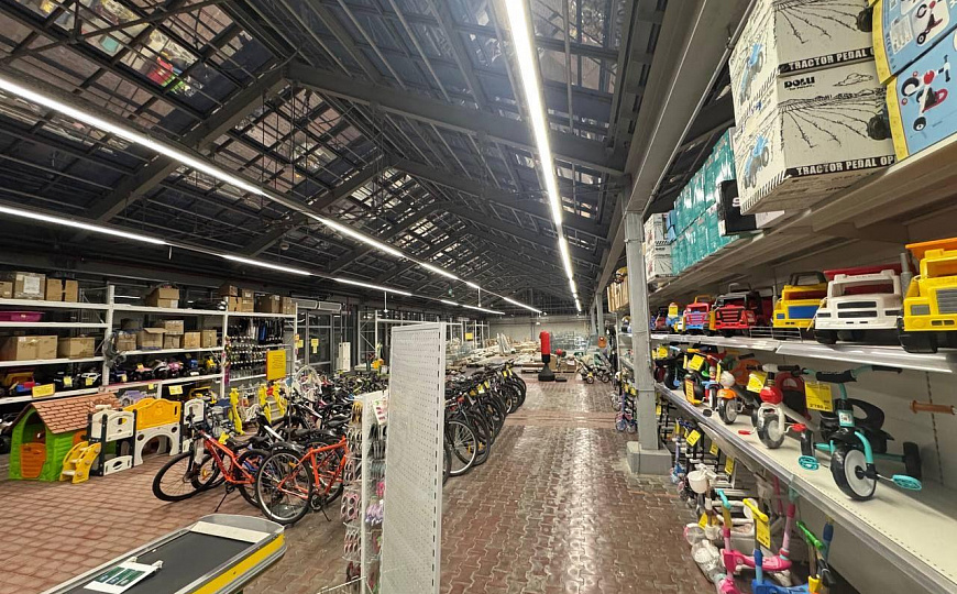 Сдам первый этаж в ТЦ, 2905м2 фото