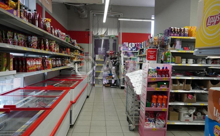 Сдам торговое помещение (382 м²) фото