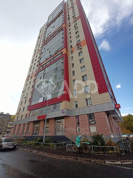 Сдам торговое помещение (382 м²) фото