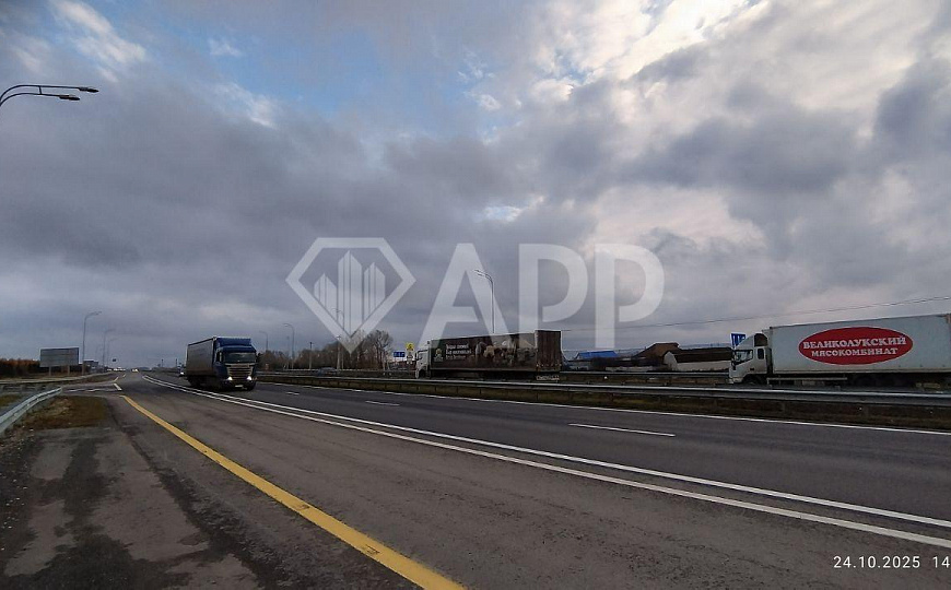 Земельный участок вдоль трассы угловой, с двух сторон асфальтированная дорога фото