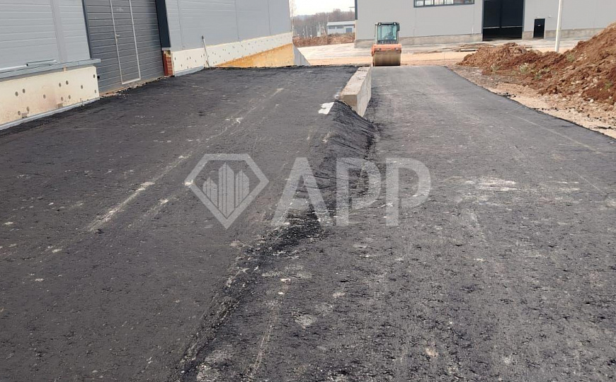 Продаю 1080 м² с земельным участком фото