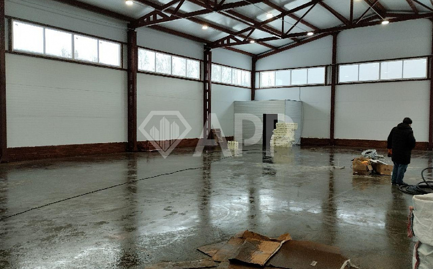 Продаю 1080 м² с земельным участком фото