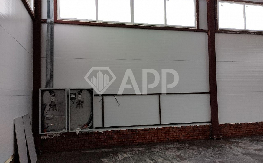 Продаю 1080 м² с земельным участком фото