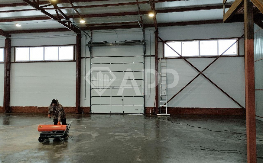 Продаю 1080 м² с земельным участком фото