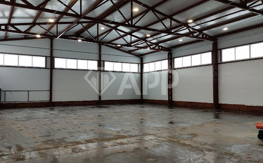 Продаю 1080 м² с земельным участком фото