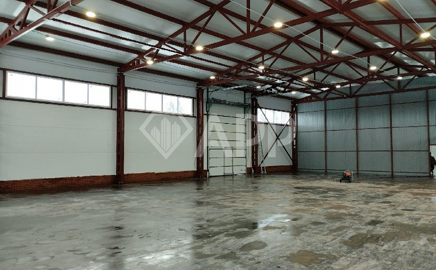 Продаю 1080 м² с земельным участком фото